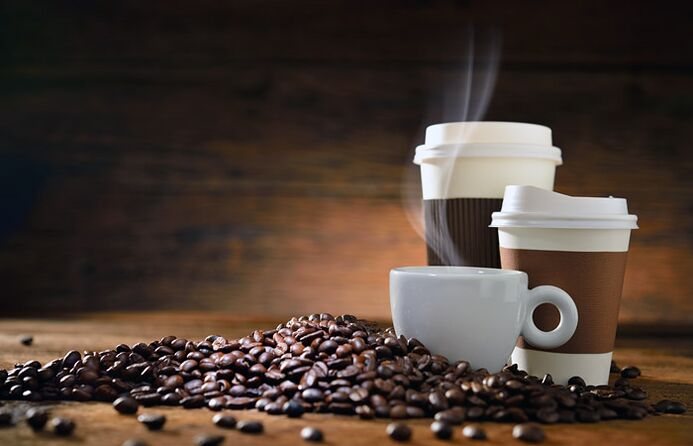 Le café comme produit interdit tout en prenant une vitamine pour augmenter la puissance